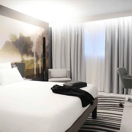 Hotel Novotel Cote De Nacre 4*