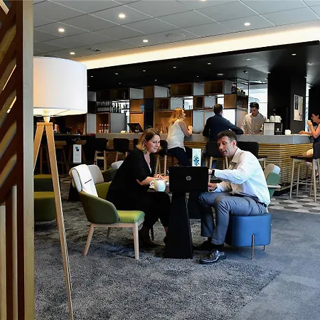 ホテル ノボテル カン コート ドゥ ナクル 4*