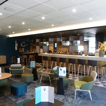 ノボテル カン コート ドゥ ナクル 4*